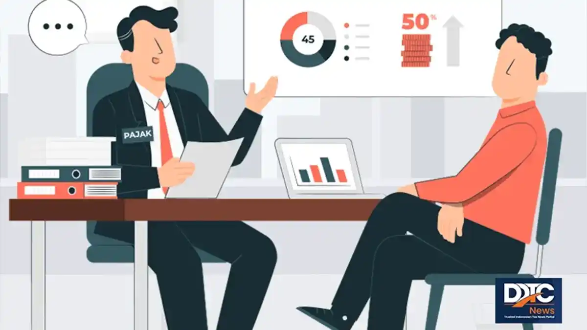 Tax officer explaining DJP authorization code at KPP Surakarta office