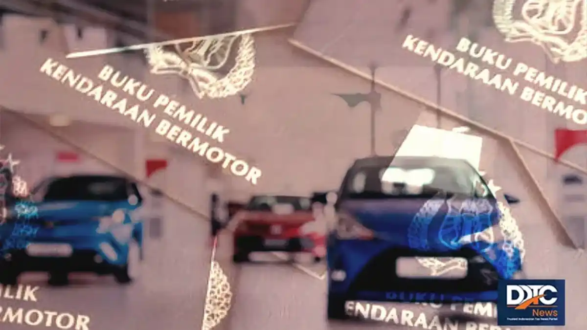 Officials attaching warning stickers to vehicles in Mamuju