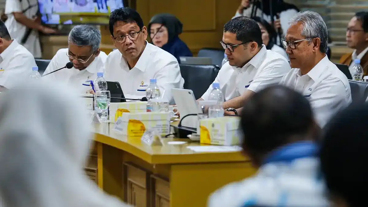 Menteri Keuangan Purbaya Yudhi Sadewa berbicara di konferensi pers