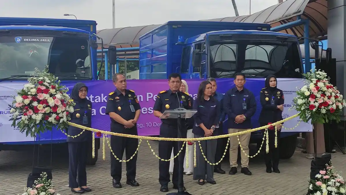 Customs officials receiving first batch of 2026 tax‑stamp sheets