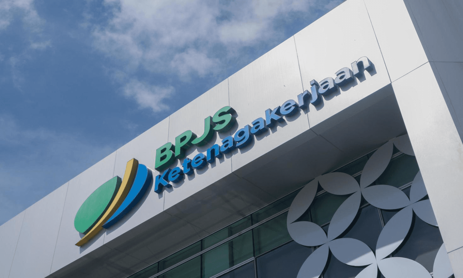 Illustration of BPJS Ketenagakerjaan investment portfolio transformation concept