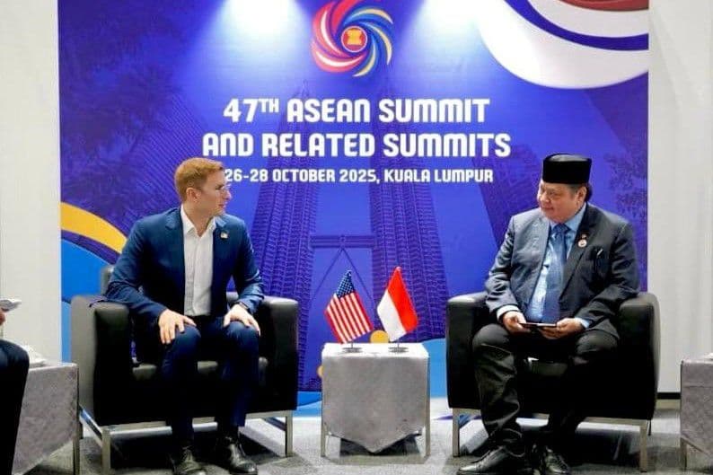 Airlangga Hartarto meeting US official Jacob Helberg in Kuala Lumpur