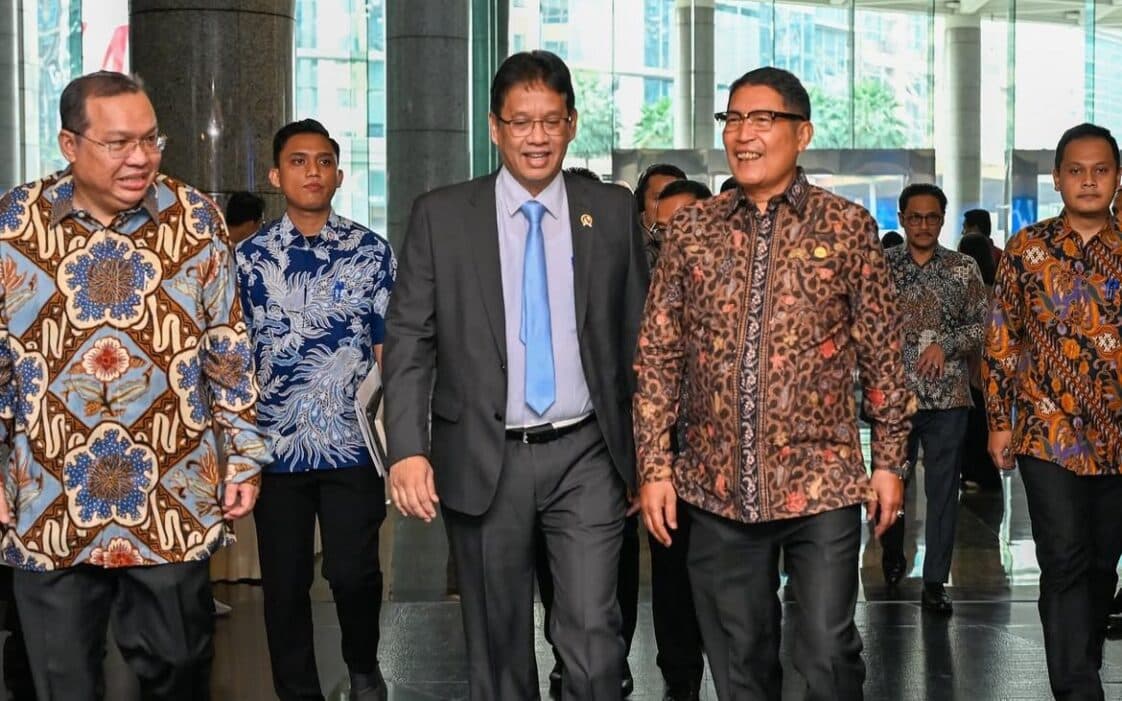 Iman Rachman speaking at Economic Outlook event in Jakarta