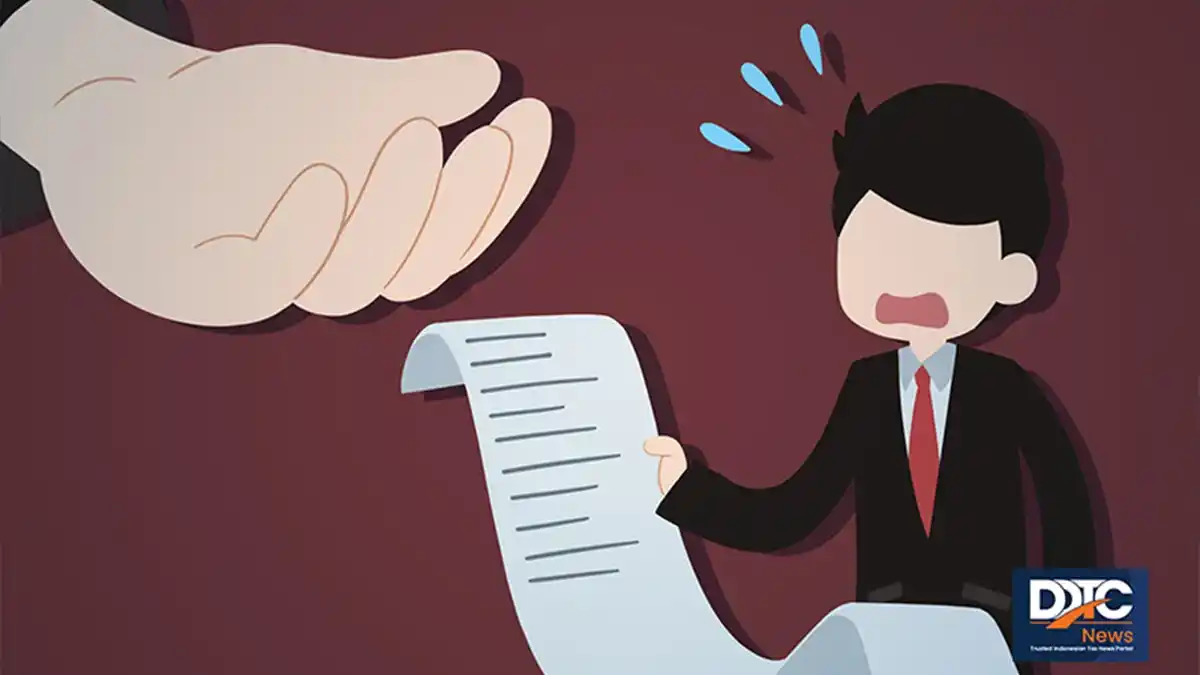 Directorate General of Taxes staff processing tax collection documents