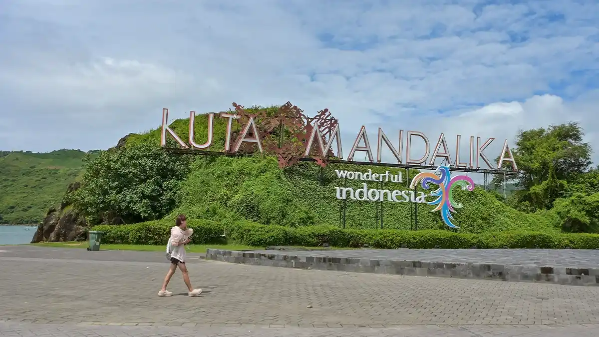 President Prabowo Subianto signing Tourism Law 2025