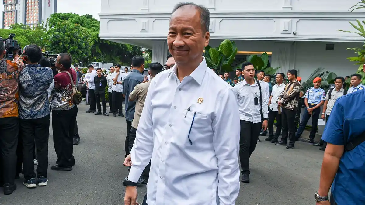 Minister Agus Gumiwang Kartasasmita speaking about manufacturing growth