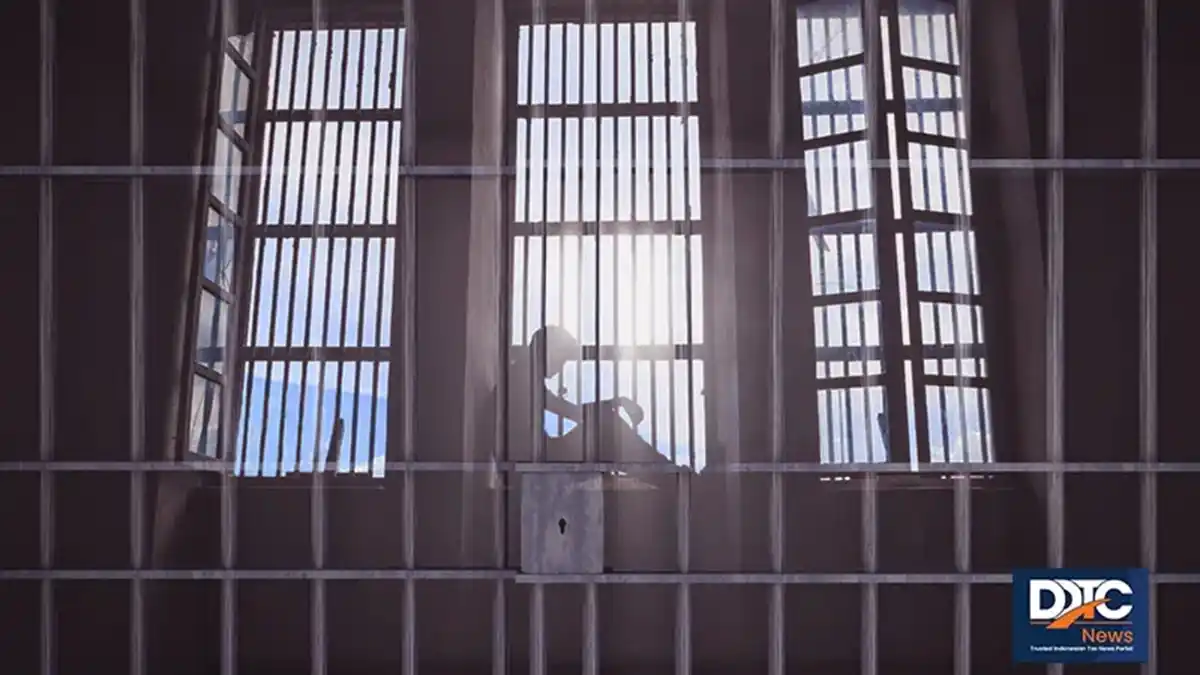 FA, direktur PT ENI, diserahkan ke Kejari Gresik