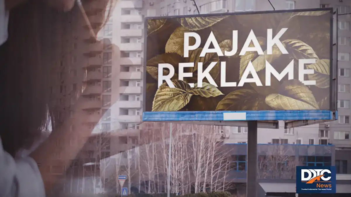 Tax officers sealing a billboard in Pekanbaru