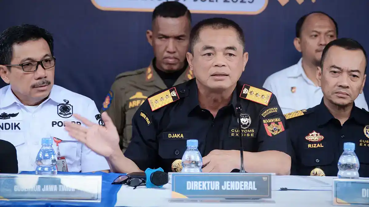 Djaka Budhi Utama, Dirjen Bea dan Cukai, dalam konferensi pers