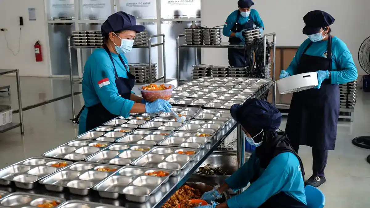 Didanai Pajak, Dapur MBG Kini Wajib Punya Ahli Kesehatan Lingkungan