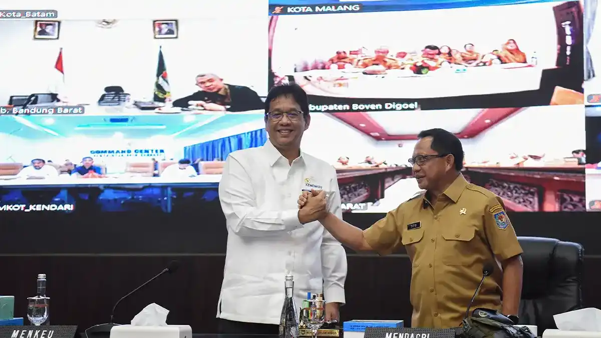 Finance Minister Purbaya Yudhi Sadewa speaking at press conference