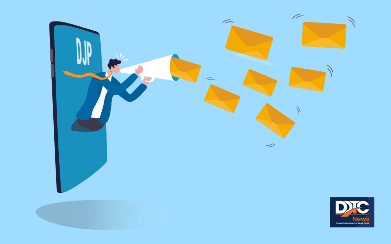 Petugas KP2KP Pinrang mengirimkan WhatsApp blast kepada ASN