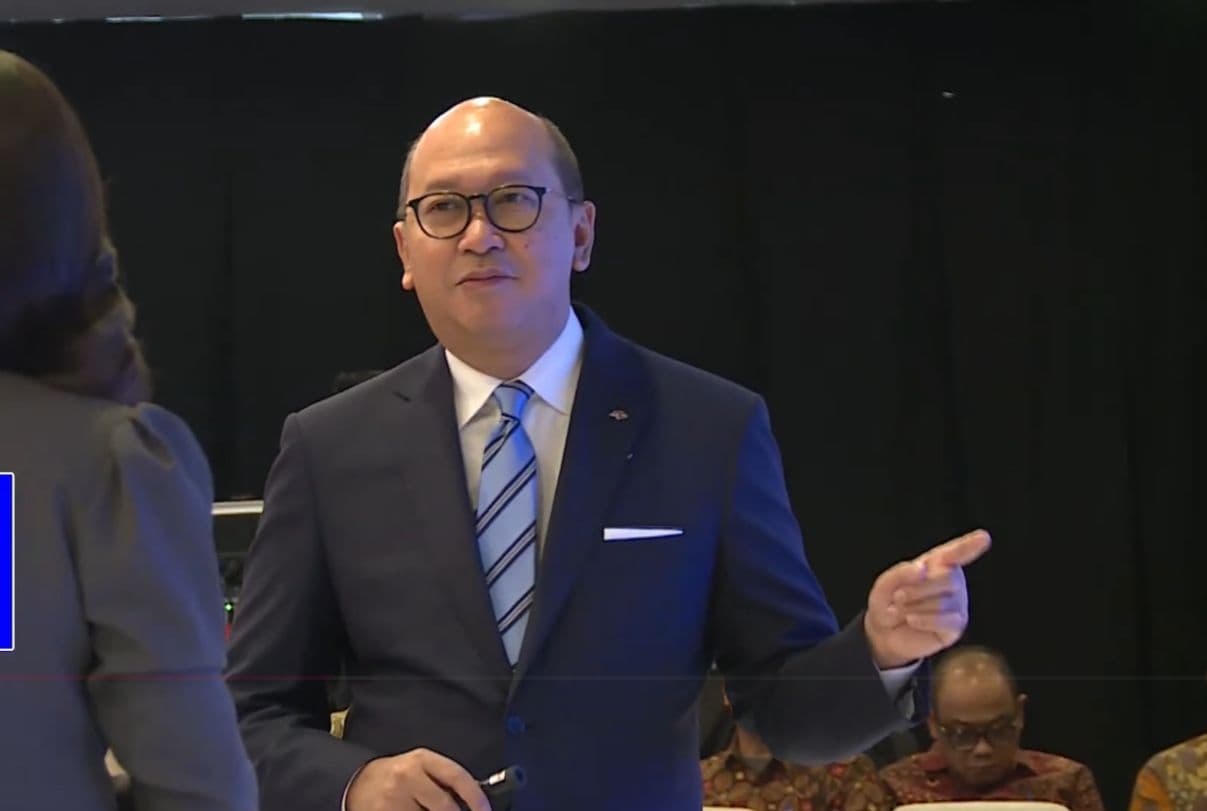 Chart showing Indonesia's investment achievement of Rp1.4343 trillion up to September 2025