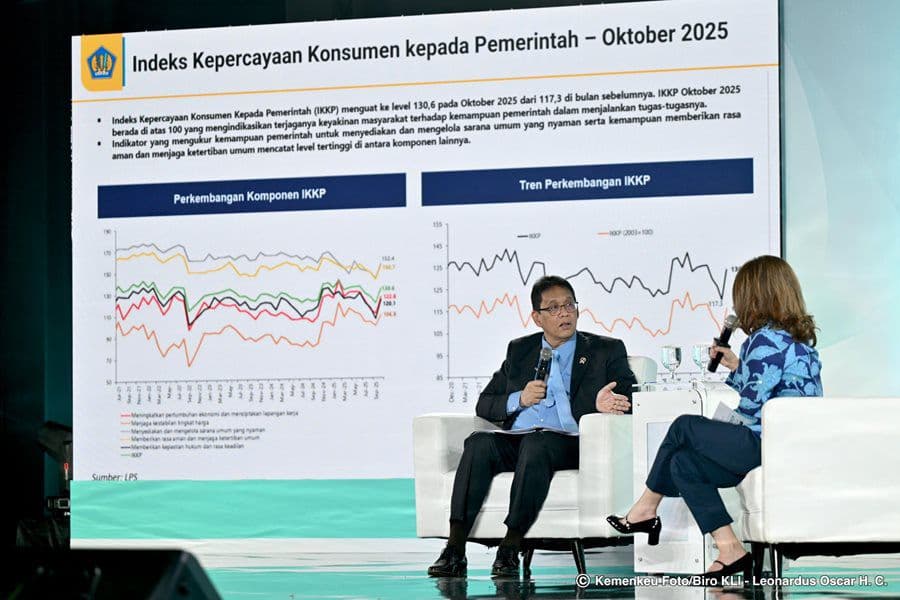 Menteri Keuangan Purbaya Yudhi Sadewa berbicara di Sarasehan 100 Ekonom Indonesia 2025